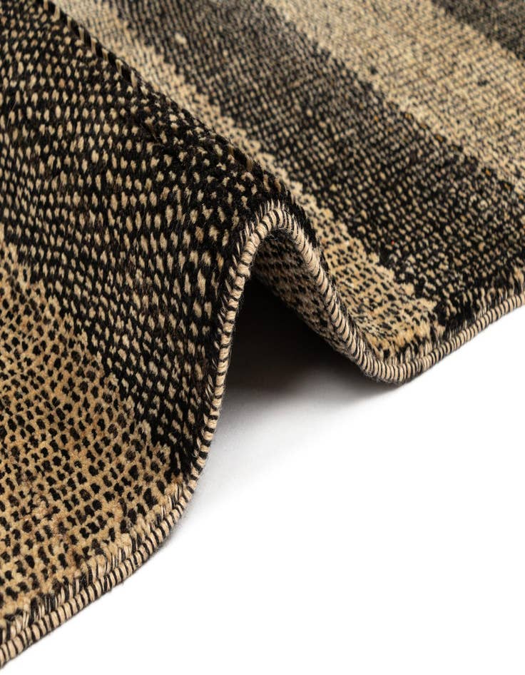 Detail image of  4' 6 x 6' 7 Juma Wool Rug