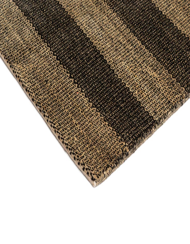 Detail image of  4' 6 x 6' 7 Juma Wool Rug