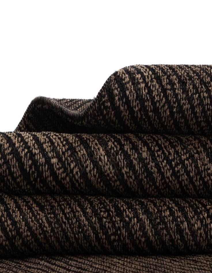 Detail image of  5' 7 x 8' Juma Wool Rug