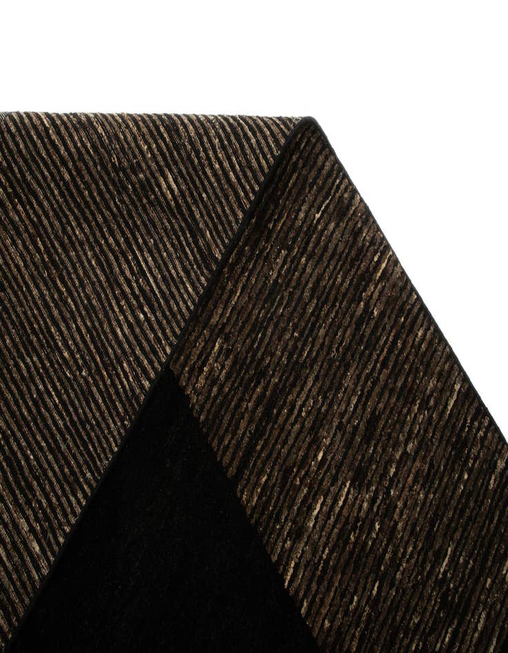 Detail image of  6' x 8' 10 Juma Wool Rug