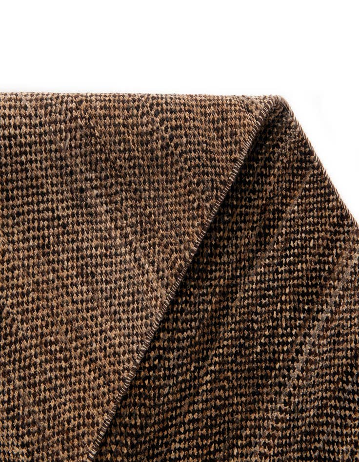 Detail image of  6' 6 x 8' 4 Juma Wool Rug