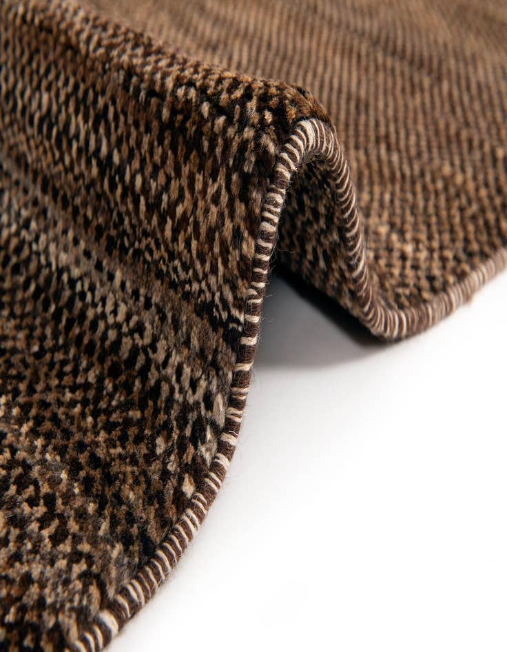 Detail image of  6' 6 x 8' 4 Juma Wool Rug