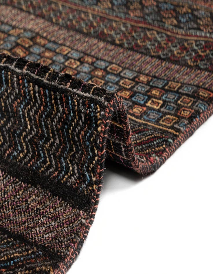 Detail image of  6' 6 x 9' 9 Juma Wool Rug