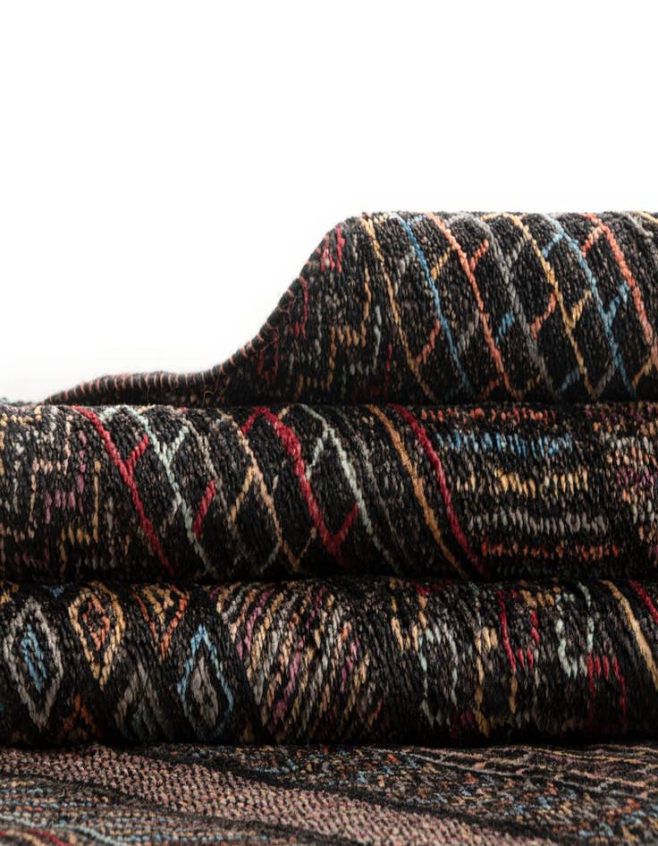 Detail image of  6' 6 x 9' 9 Juma Wool Rug