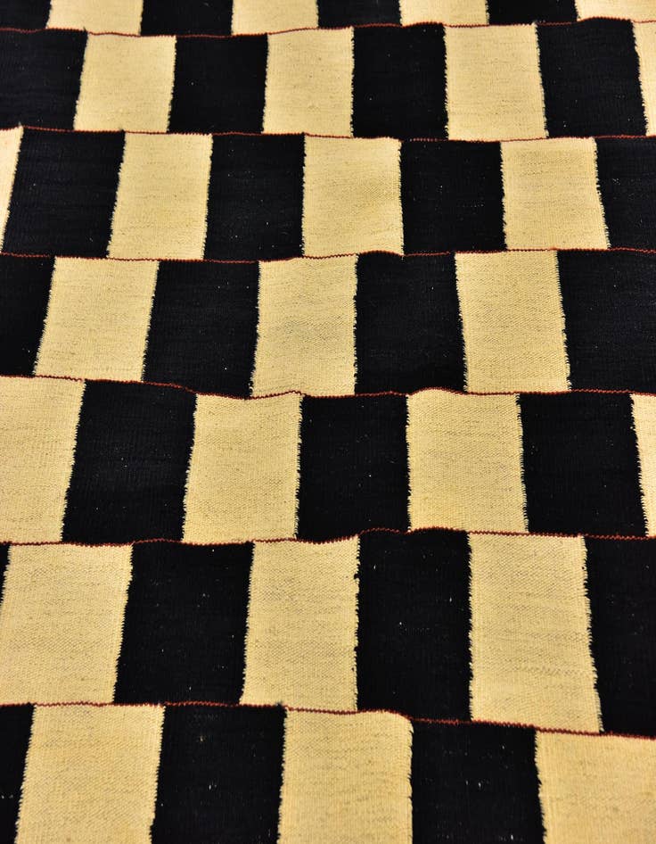 Detail image of  5' 3 x 6' 9  Hand Woven Kilim Modern Wool Rug