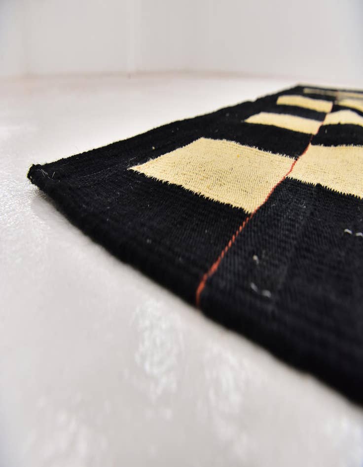 Detail image of  5' 3 x 6' 9  Hand Woven Kilim Modern Wool Rug