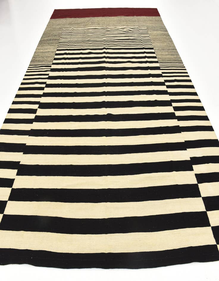 Detail image of  9' 10 x 12' 10  Hand Woven Kilim Modern Wool Rug