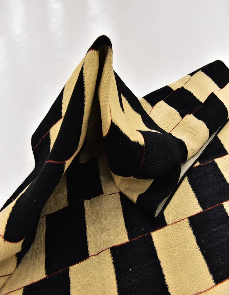 Detail image of  5' 2 x 6' 10  Hand Woven Kilim Modern Wool Rug