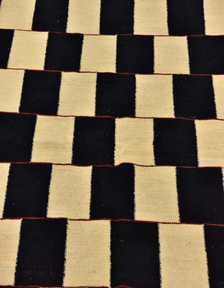 Detail image of  4' 3 x 6'  Hand Woven Kilim Modern Wool Rug