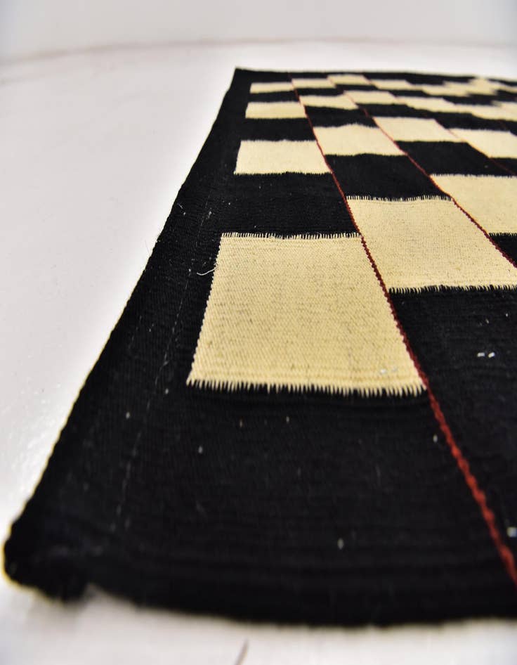 Detail image of  4' 3 x 6'  Hand Woven Kilim Modern Wool Rug