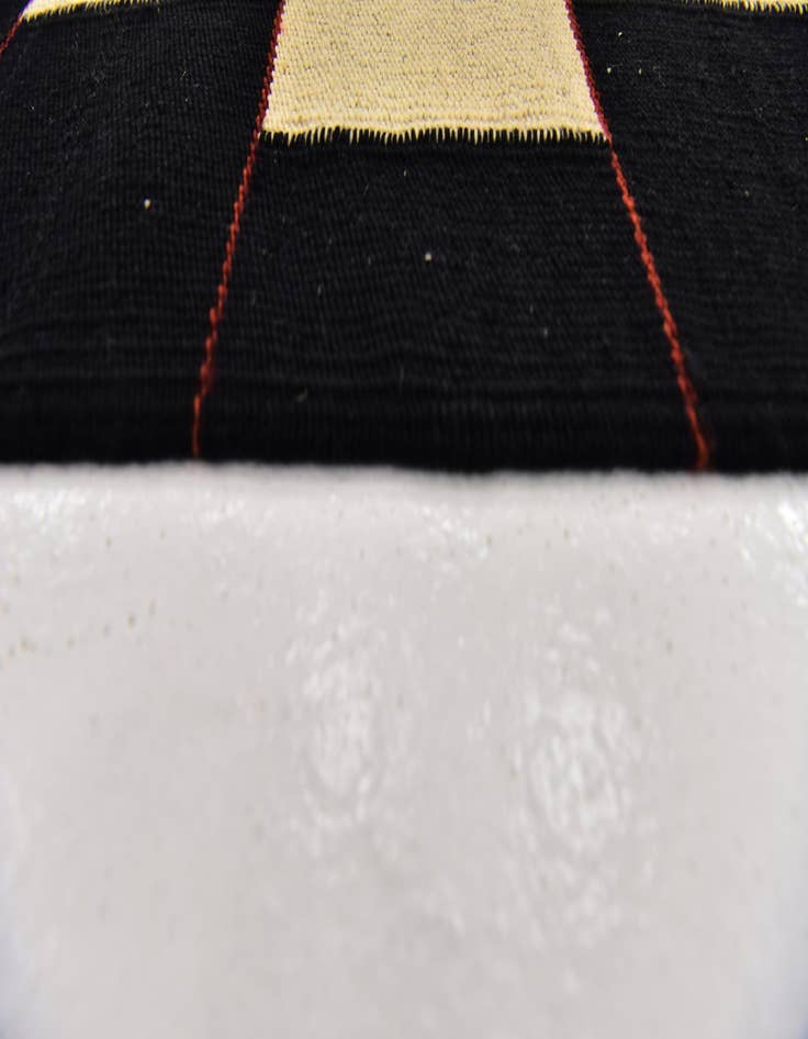 Detail image of  4' 3 x 6'  Hand Woven Kilim Modern Wool Rug