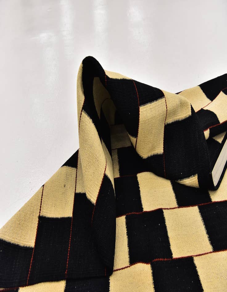 Detail image of  4' 3 x 6'  Hand Woven Kilim Modern Wool Rug