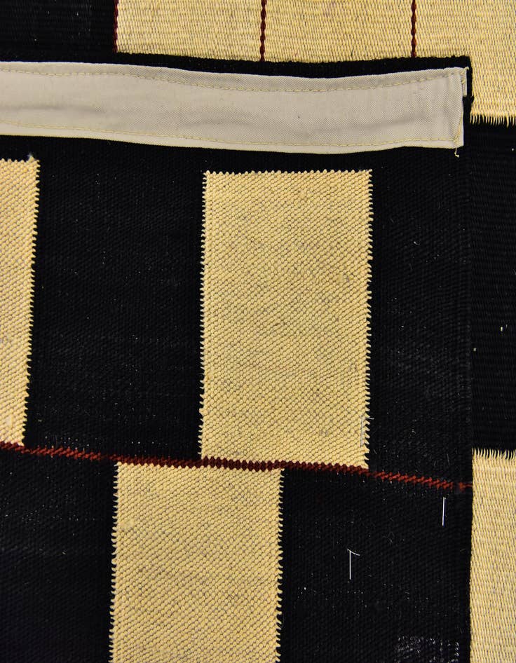 Detail image of  4' 3 x 6'  Hand Woven Kilim Modern Wool Rug
