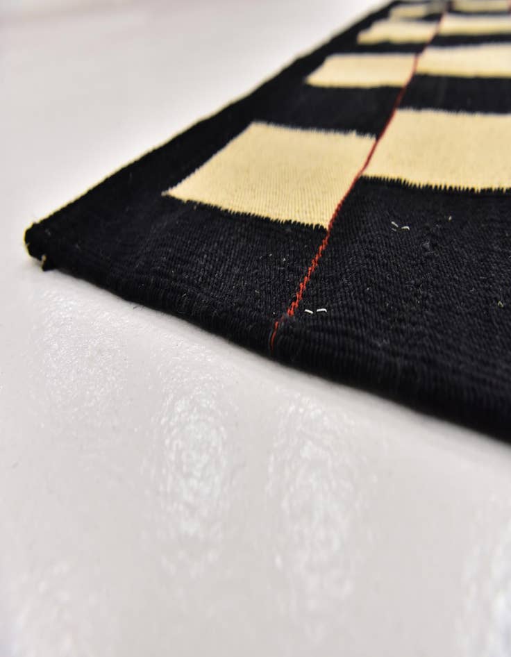 Detail image of  4' 3 x 6'  Hand Woven Kilim Modern Wool Rug