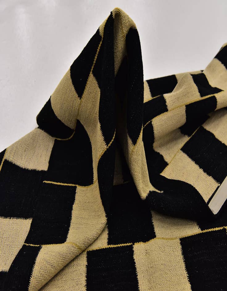 Detail image of  6' 2 x 7' 9  Hand Woven Kilim Modern Wool Rug