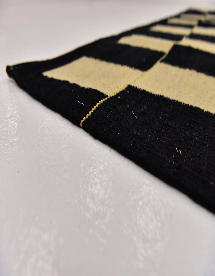 Detail image of  6' 2 x 7' 9  Hand Woven Kilim Modern Wool Rug