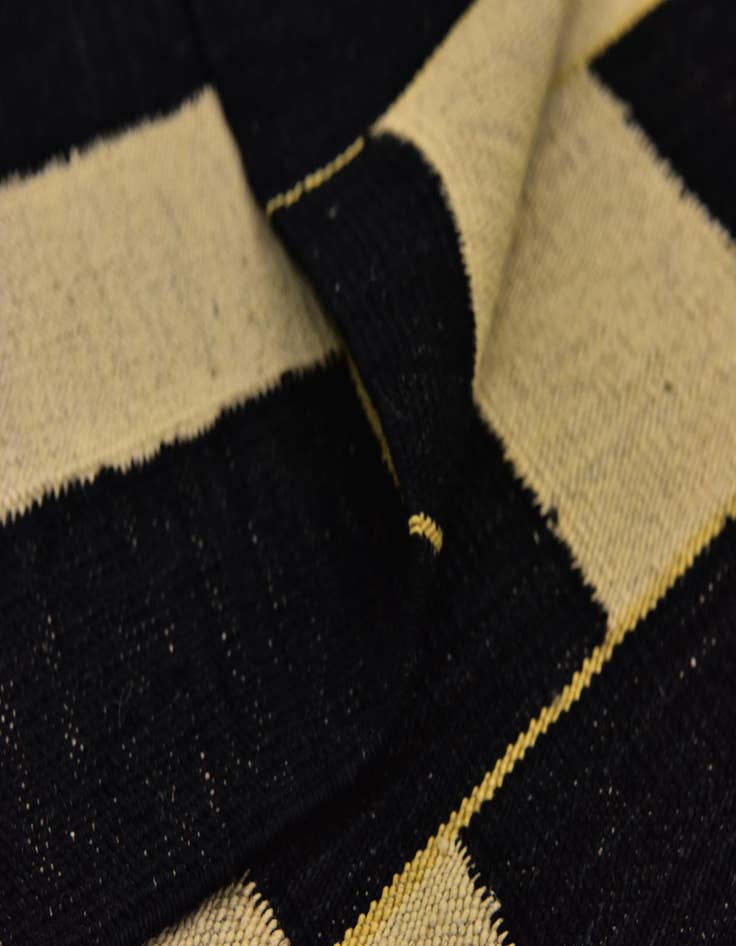 Detail image of  6' 2 x 7' 9  Hand Woven Kilim Modern Wool Rug