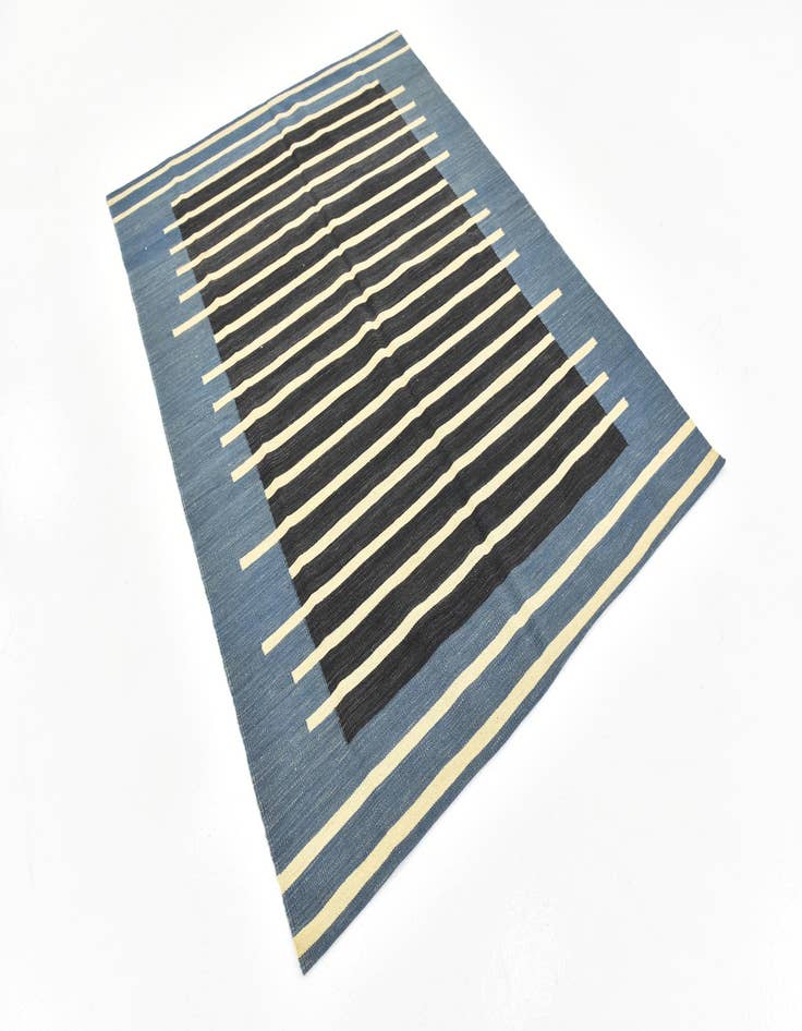 Detail image of  5' x 6' 6  Hand Woven Kilim Modern Wool Rug