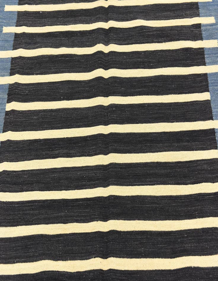 Detail image of  5' x 6' 6  Hand Woven Kilim Modern Wool Rug