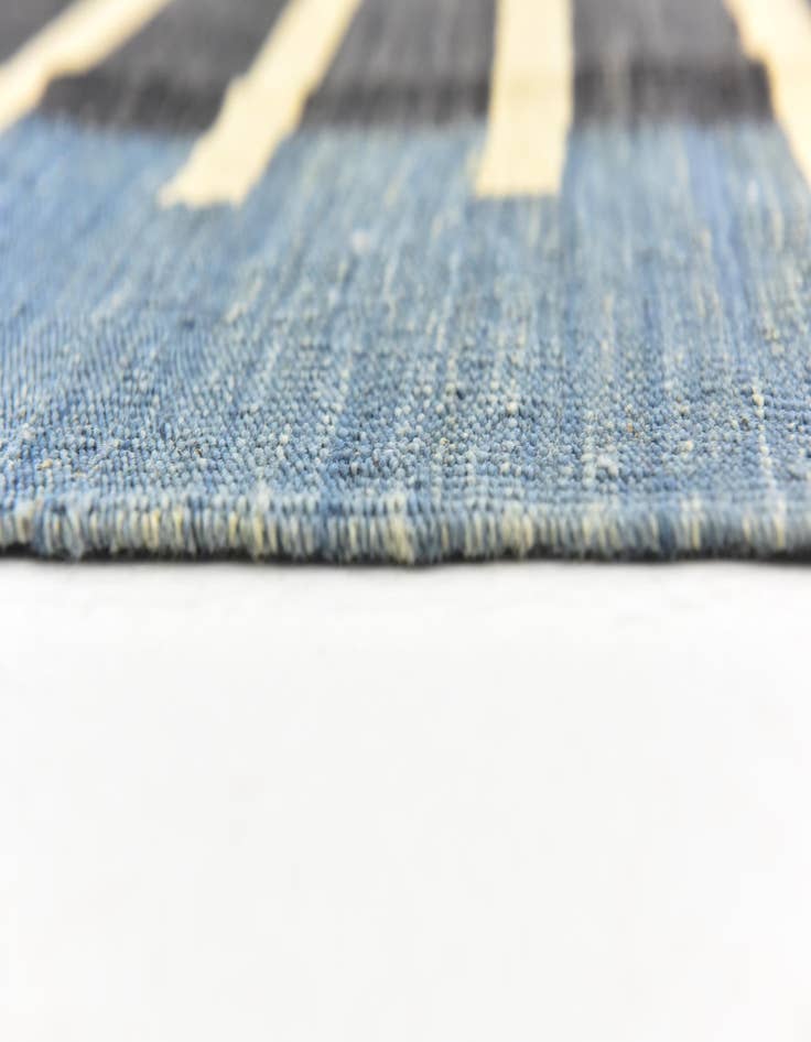 Detail image of  5' x 6' 6  Hand Woven Kilim Modern Wool Rug