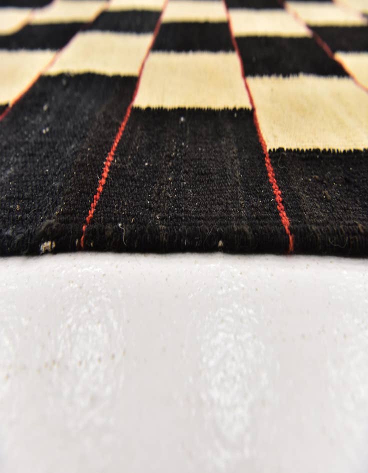 Detail image of  4' 4 x 6'  Hand Woven Kilim Modern Wool Rug
