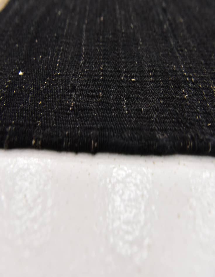 Detail image of  4' 4 x 5' 9  Hand Woven Kilim Modern Wool Rug