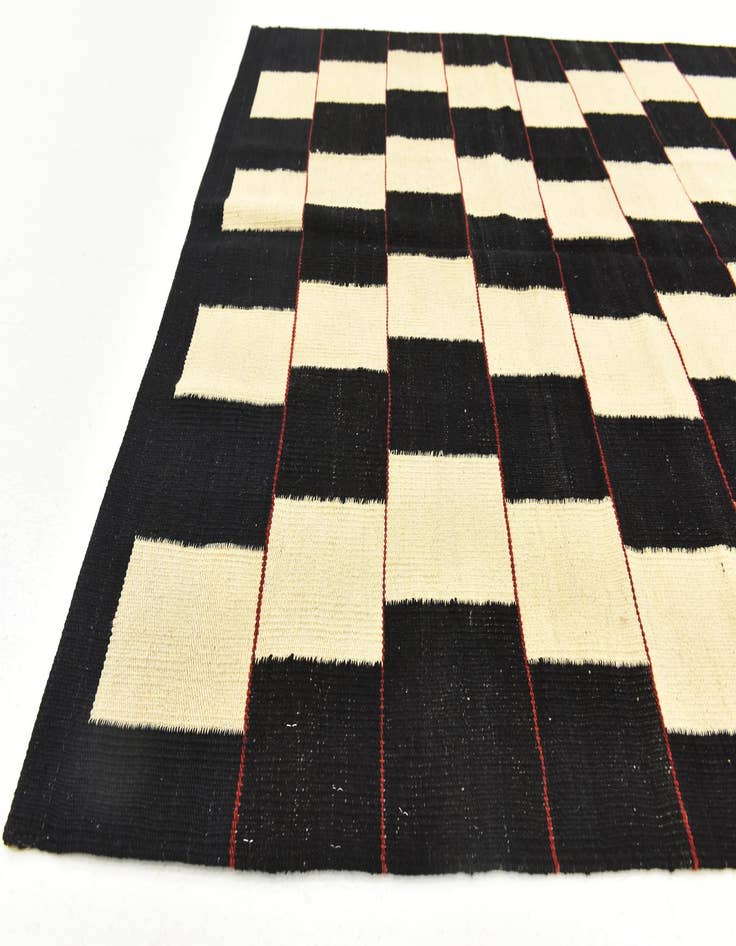 Detail image of  4' 4 x 6'  Hand Woven Kilim Modern Wool Rug