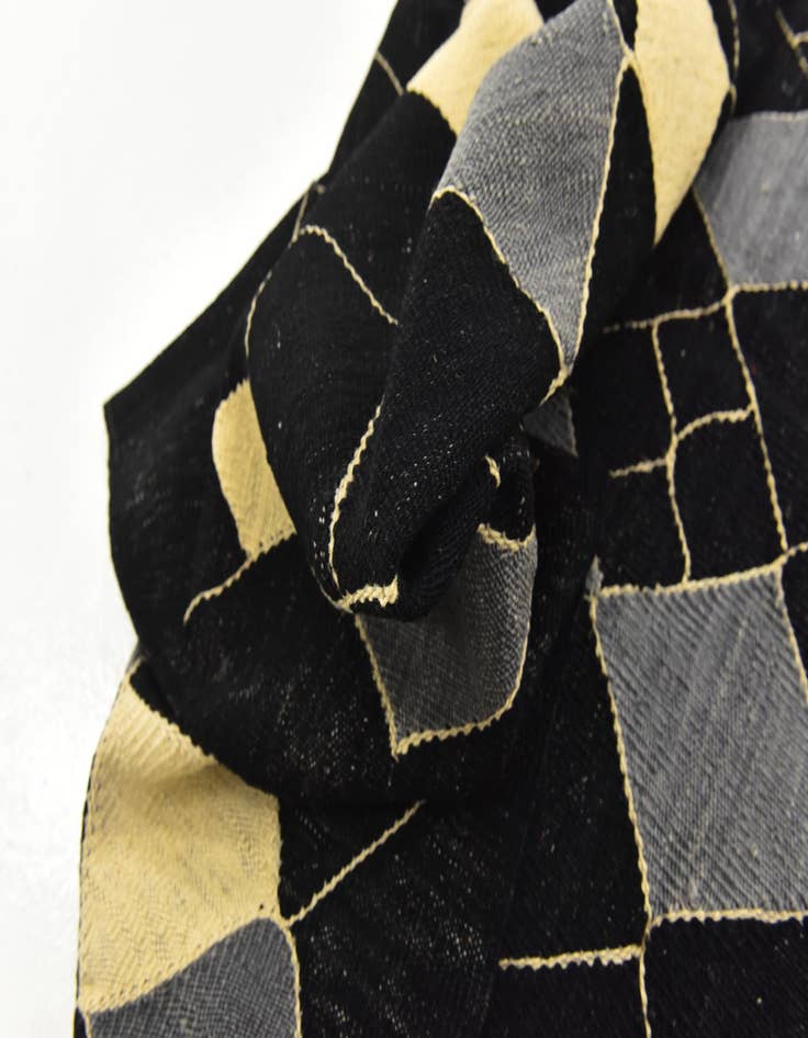 Detail image of  5' 4 x 6' 4  Hand Woven Kilim Modern Wool Rug