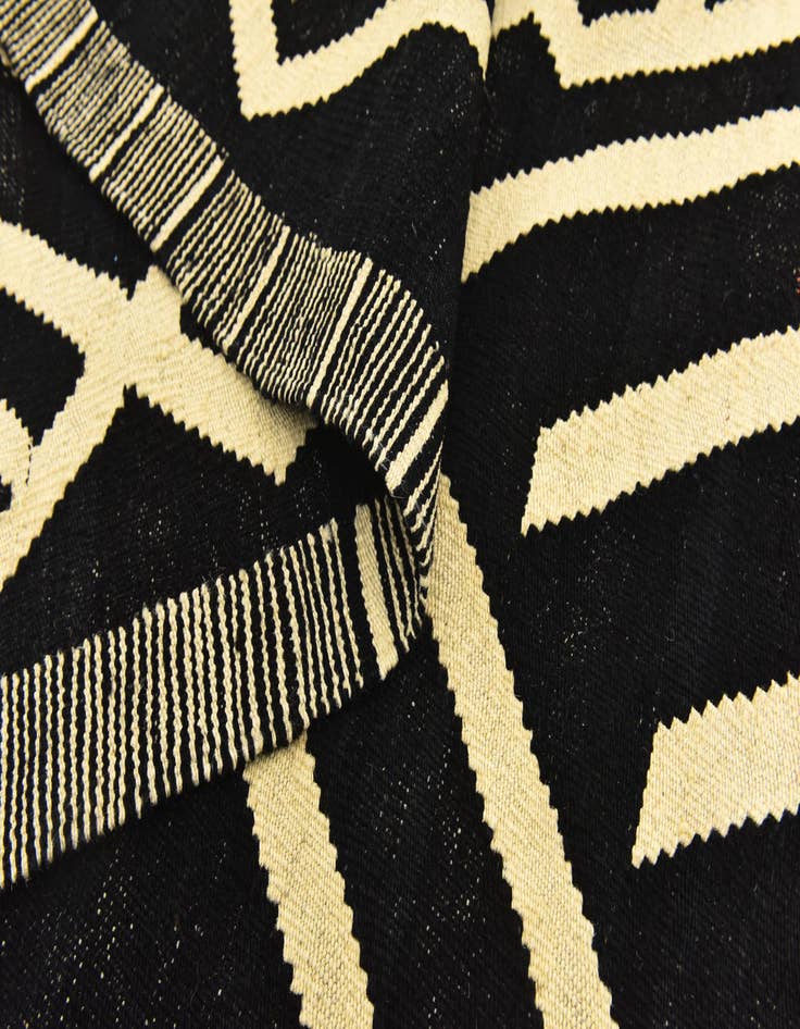 Detail image of  5' 8 x 7' 8  Hand Woven Kilim Modern Wool Rug