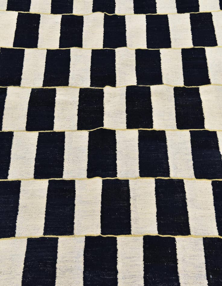 Detail image of  6' 3 x 7' 9  Hand Woven Kilim Modern Wool Rug