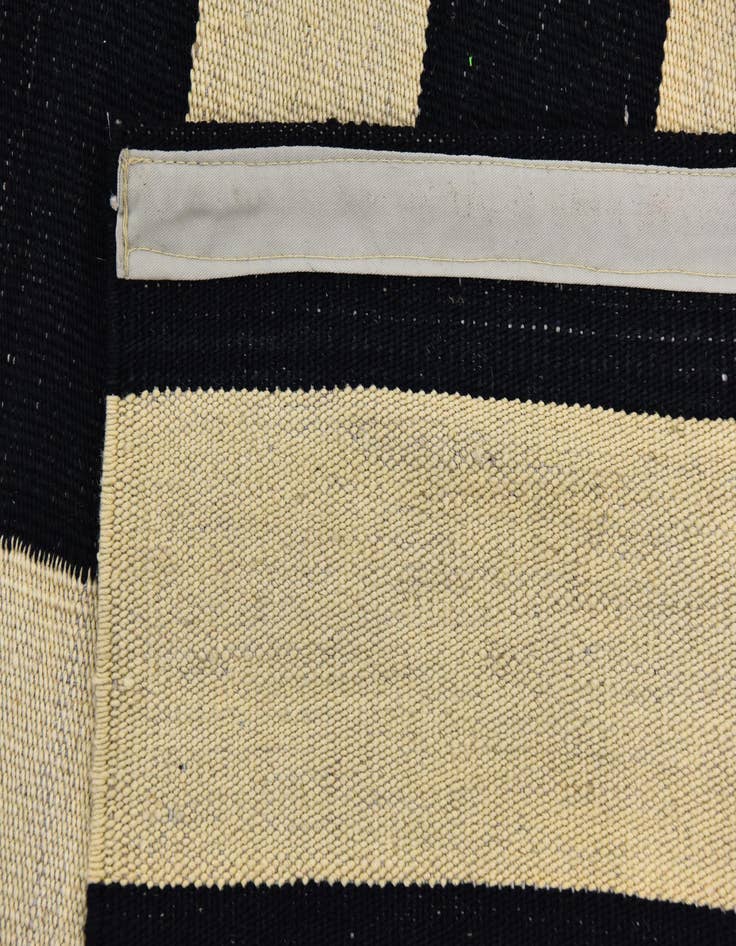 Detail image of  6' x 7' 8  Hand Woven Kilim Modern Wool Rug