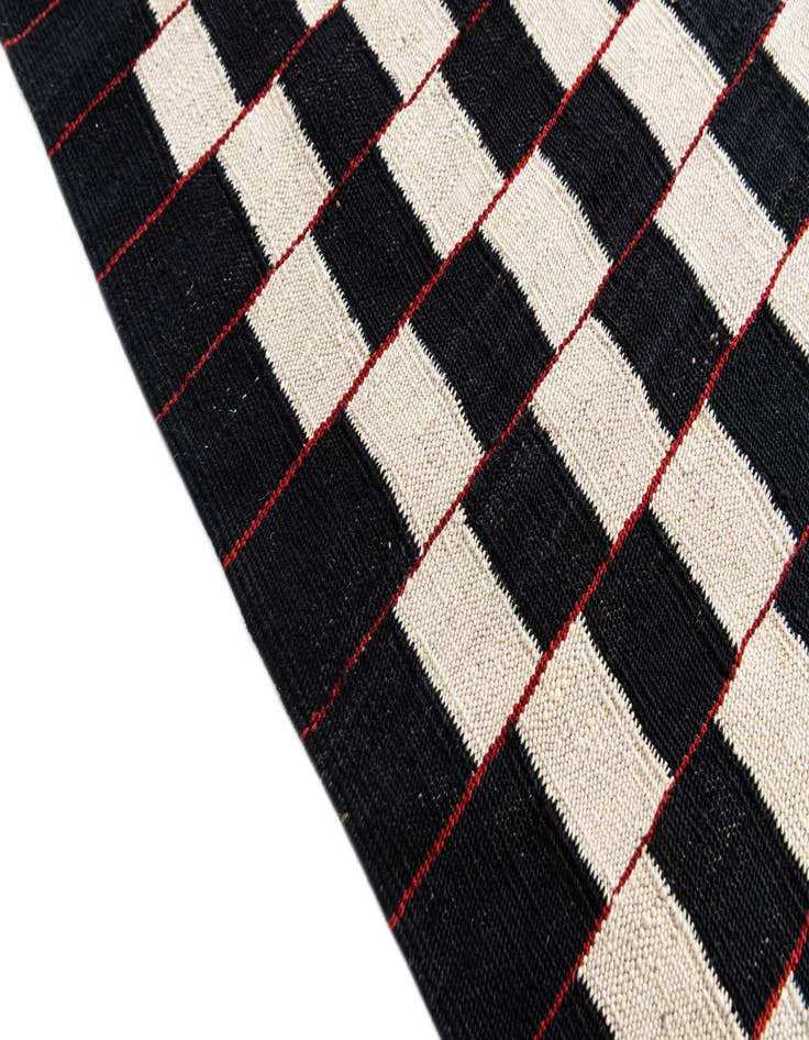 Detail image of  5' 9 x 7' 9  Hand Woven Kilim Modern Wool Rug