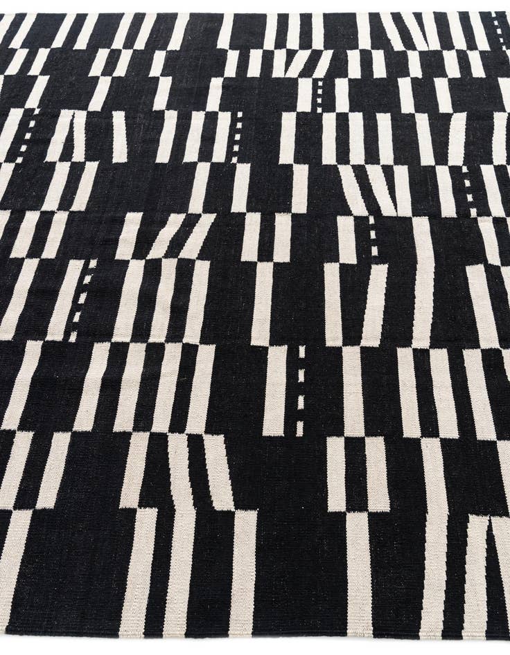 Detail image of  6' 10 x 9' 8  Hand Woven Kilim Modern Wool Rug