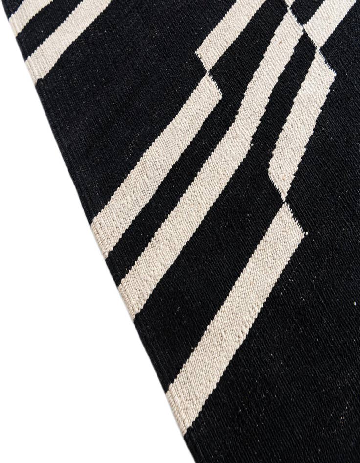 Detail image of  6' 10 x 9' 8  Hand Woven Kilim Modern Wool Rug