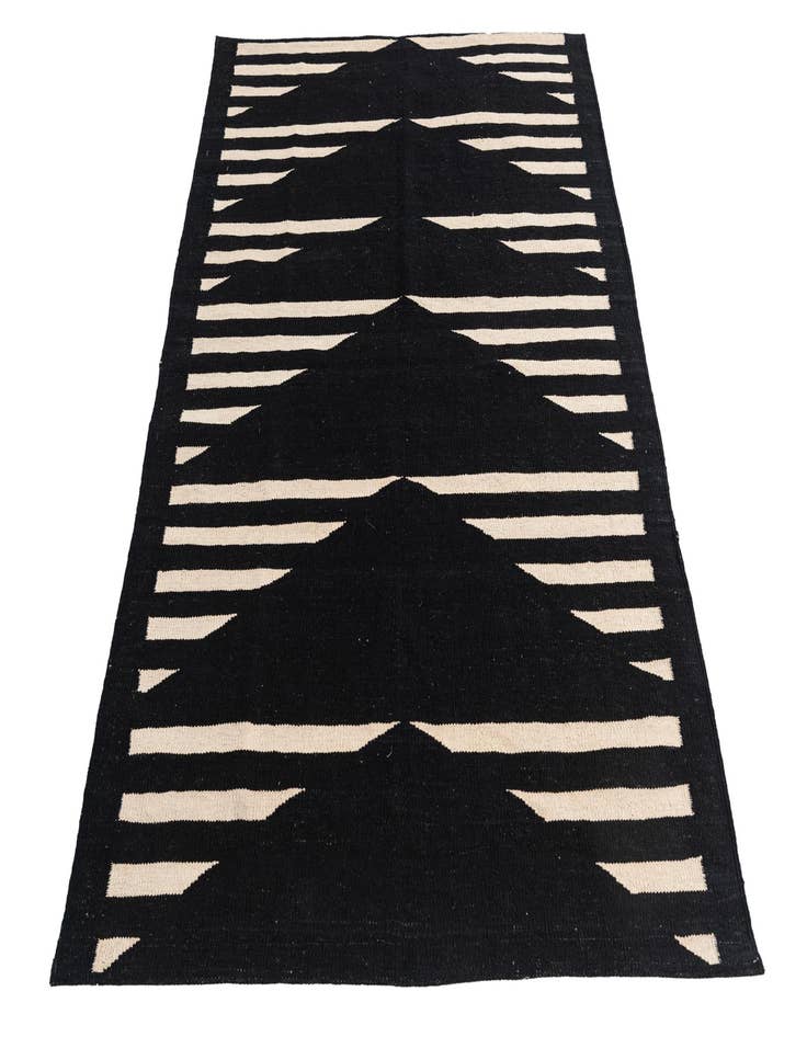 Detail image of  4' 1 x 5' 7  Hand Woven Kilim Modern Wool Rug