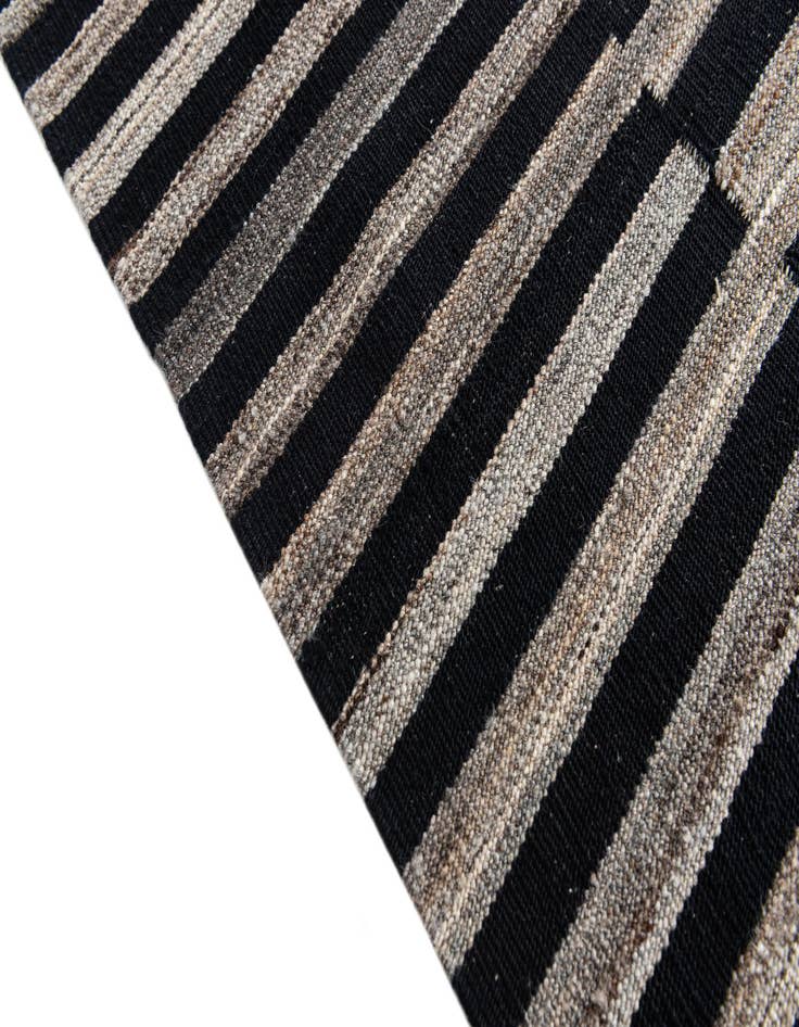Detail image of  5' 10 x 7' 8  Hand Woven Kilim Modern Wool Rug