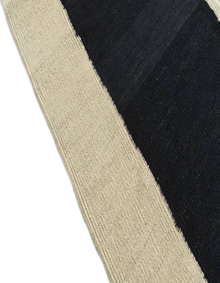 Detail image of  7' x 9' 6  Hand Woven Kilim Modern Wool Rug