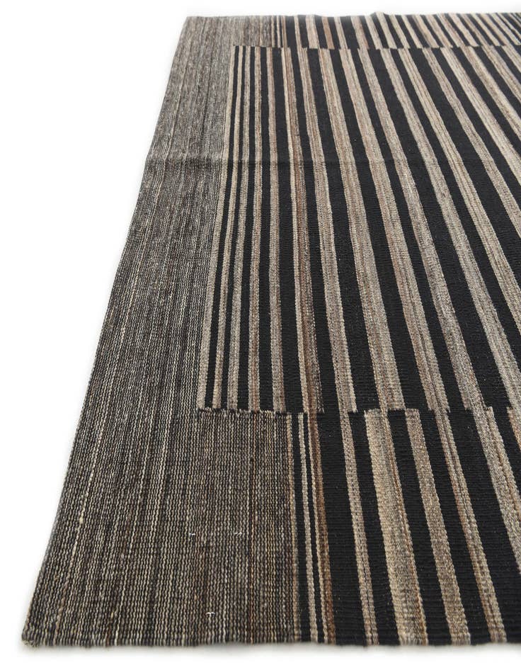 Detail image of  5' 2 x 6' 3  Hand Woven Kilim Modern Wool Rug