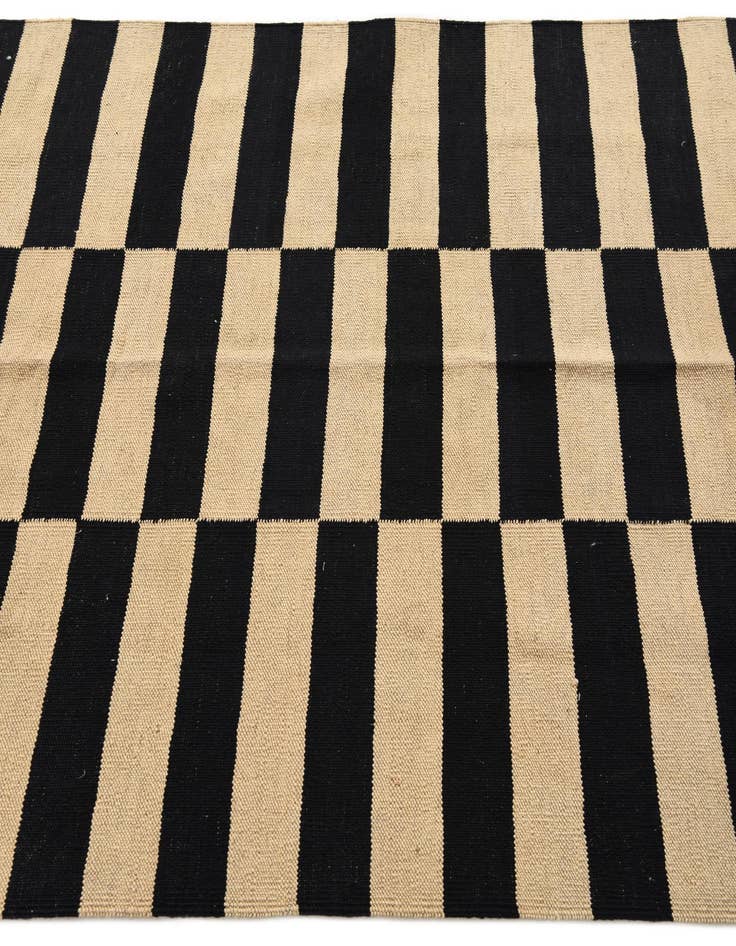 Detail image of  4' 1 x 6'  Hand Woven Kilim Modern Wool Rug