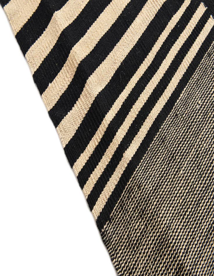 Detail image of  6' x 7' 7  Hand Woven Kilim Modern Wool Rug