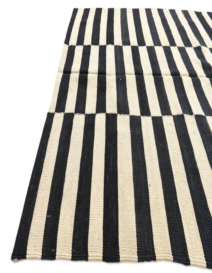 Detail image of  4' 4 x 5' 10  Hand Woven Kilim Modern Wool Rug