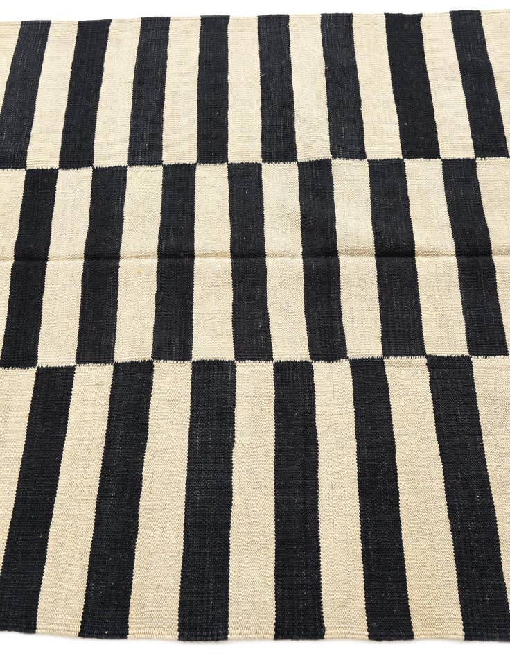 Detail image of  4' 4 x 5' 10  Hand Woven Kilim Modern Wool Rug