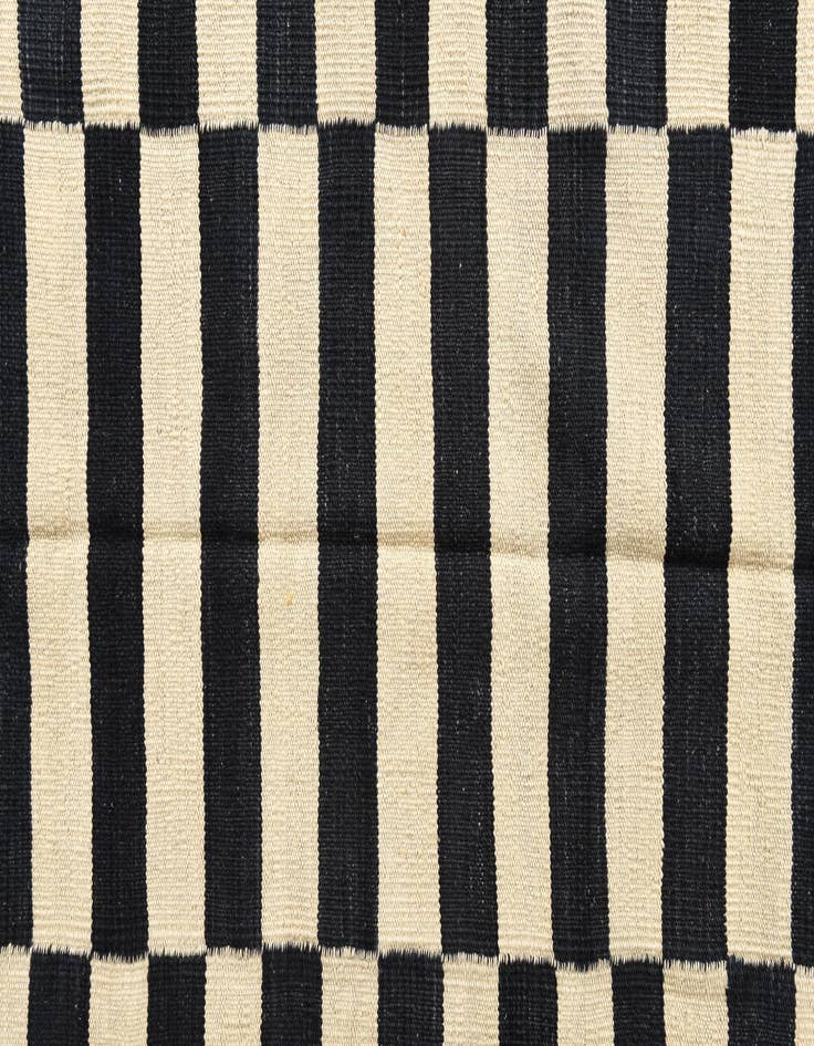 Detail image of  4' 4 x 5' 10  Hand Woven Kilim Modern Wool Rug
