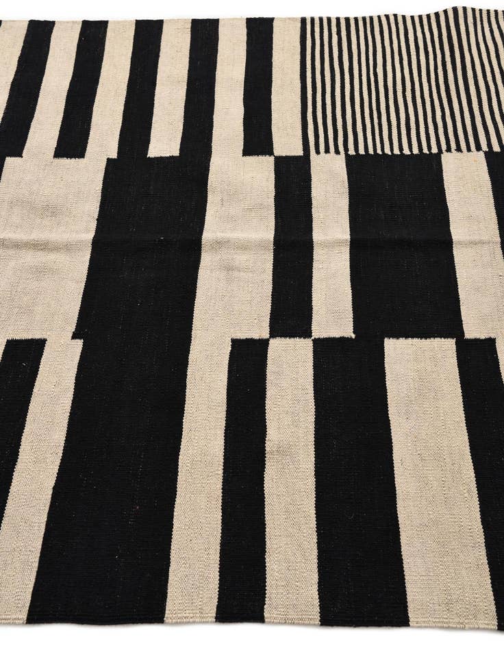 Detail image of  4' 10 x 6' 9  Hand Woven Kilim Modern Wool Rug