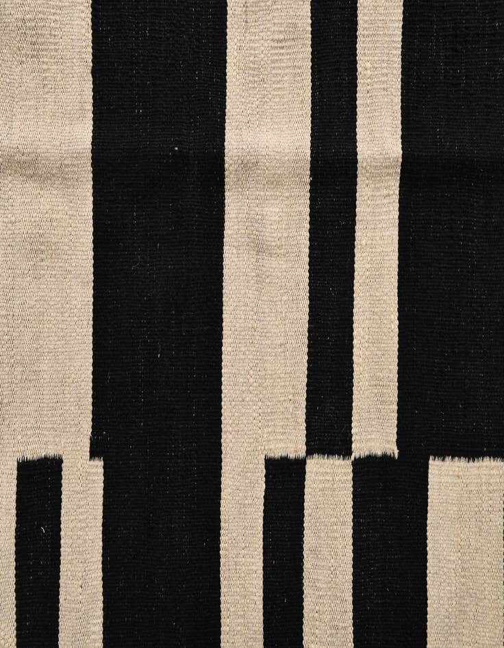 Detail image of  4' 10 x 6' 9  Hand Woven Kilim Modern Wool Rug