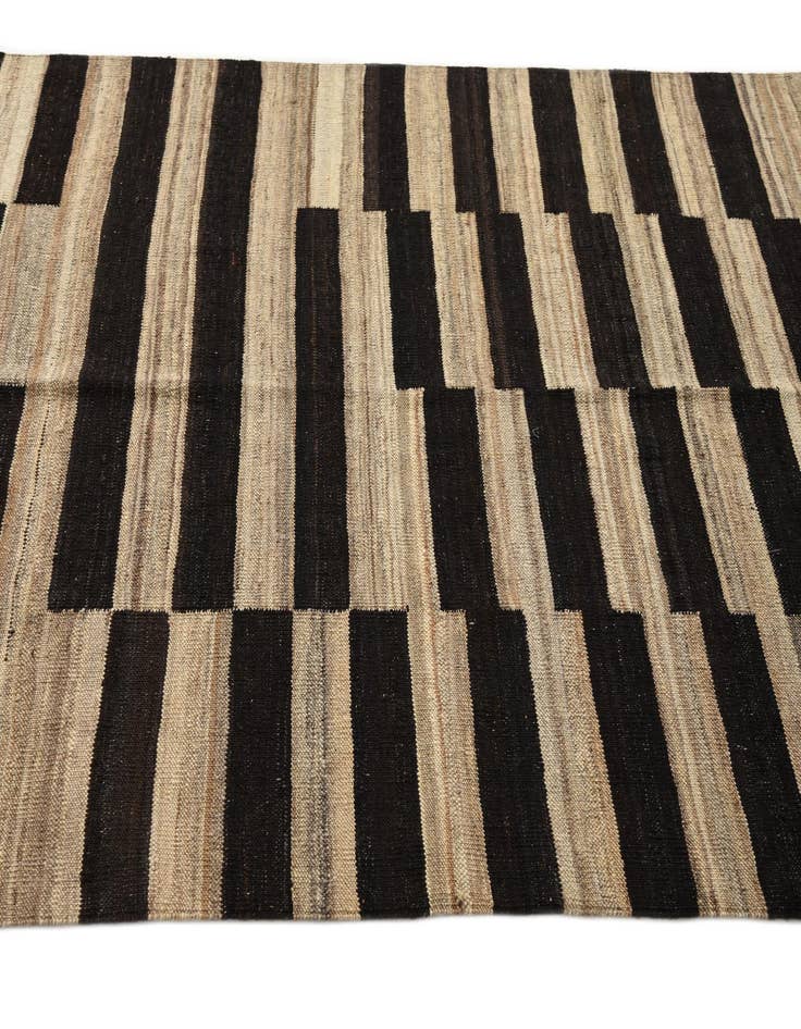 Detail image of  4' 3 x 5' 10  Hand Woven Kilim Modern Wool Rug