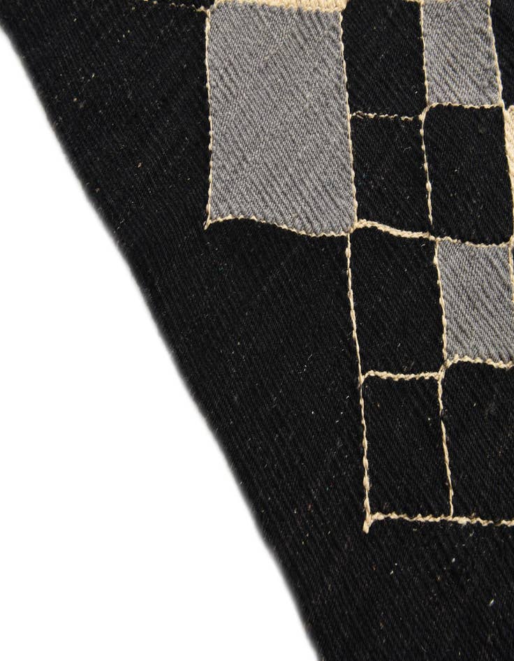 Detail image of  5' 1 x 6' 5  Hand Woven Kilim Modern Wool Rug