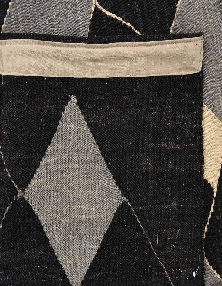 Detail image of  5' 9 x 7' 7  Hand Woven Kilim Modern Wool Rug