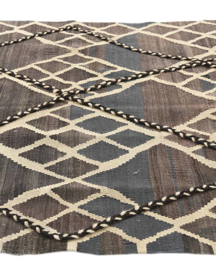 Detail image of  4' x 6'  Hand Woven Kilim Modern Wool Rug