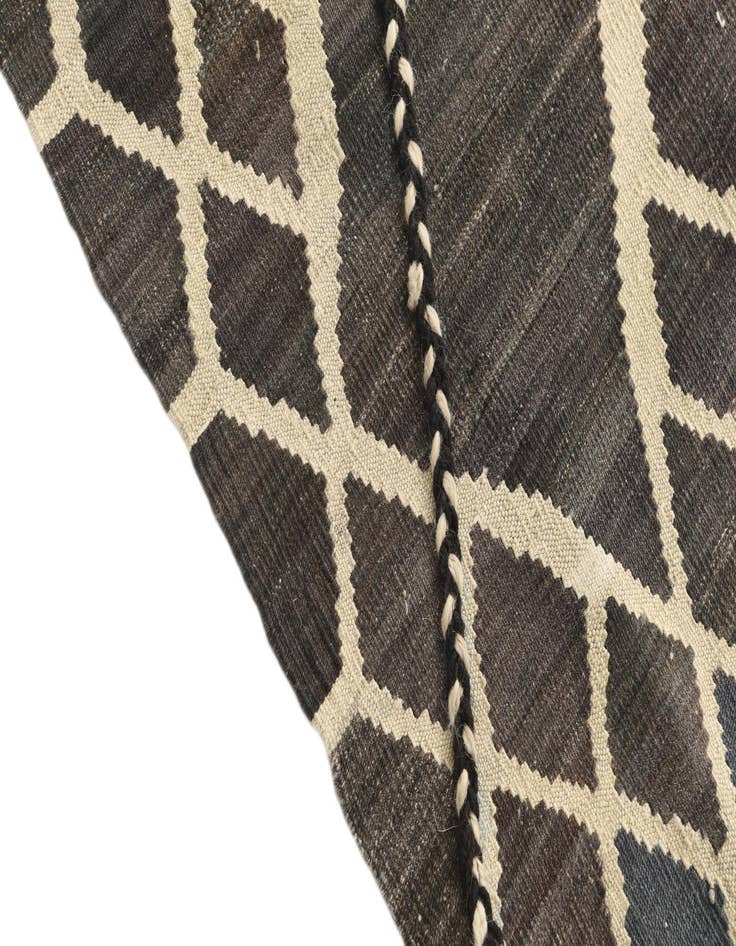Detail image of  4' x 6'  Hand Woven Kilim Modern Wool Rug
